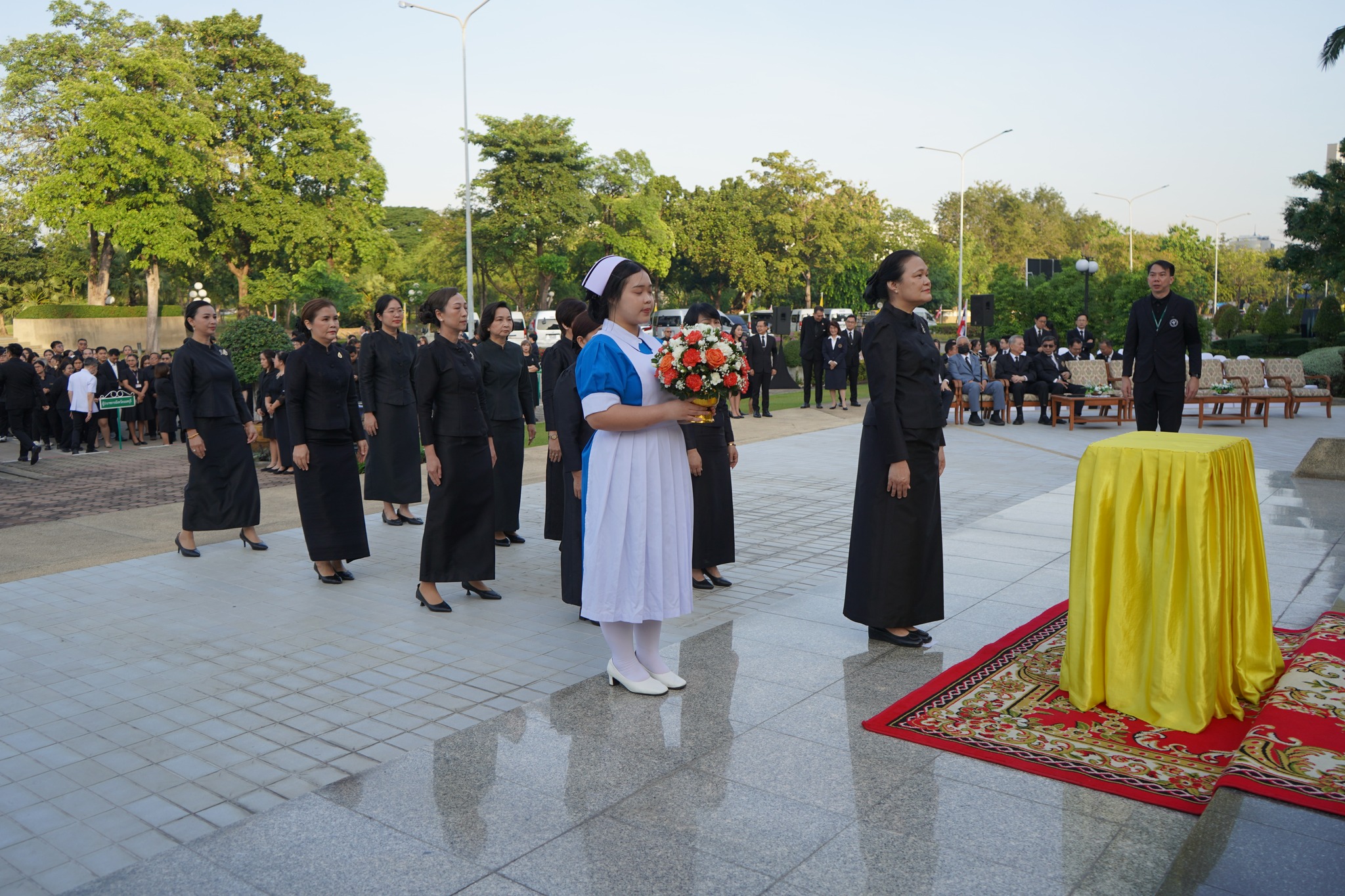 พญ.ปิยะธิดา จึงสมาน นายกสมาคมแม่บ้านสาธารณสุข นำคณะกรรมการสมาคมแม่บ้านสาธารณสุข ร่วมพิธีวางพานพุ่ม ถวายสักการะพระอนุสาวรีย์ สมเด็จพระเจ้าบรมวงศ์เธอ กรมพระยาชัยนาทนเรนทร