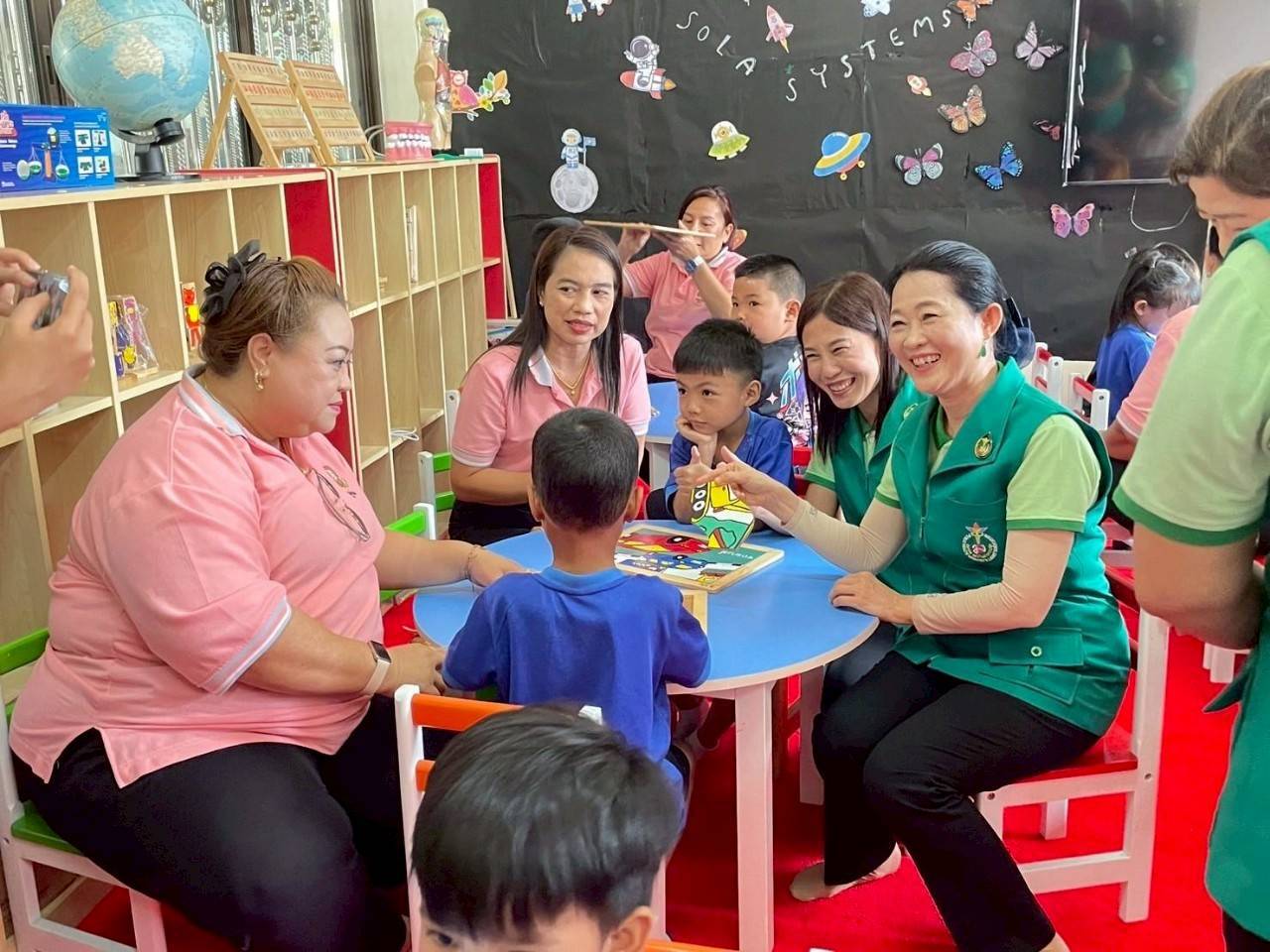 นายกสมาคมแม่บ้านสาธารณสุข และคณะกรรมการ ได้ลงพื้นที่เยี่ยมศูนย์พัฒนาเด็กเล็ก