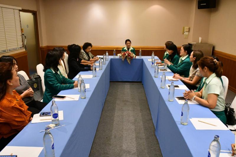 นางสุภาพร การย์กวินพงศ์ นายกสมาคมแม่บ้านสาธารณสุข เป็นประธานประชุมคณะกรรมการสมาคม ครั้งที่ 5/2567 